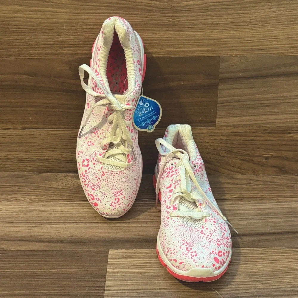 Addidas Leopard White Neon Pink Climachill Askin Tie Up Running Sneakers 7.5 NWT